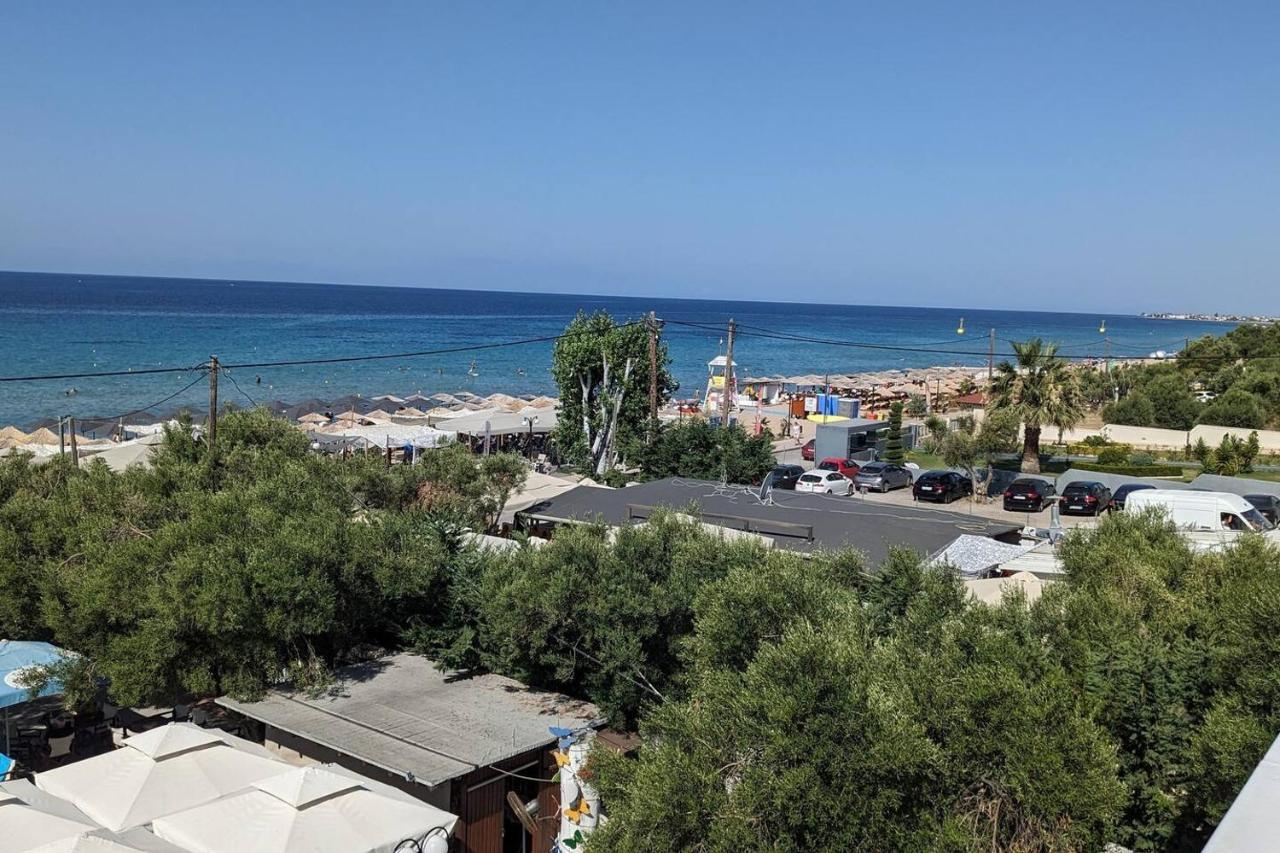 Beachfront Apartment Nea Moudania Dış mekan fotoğraf