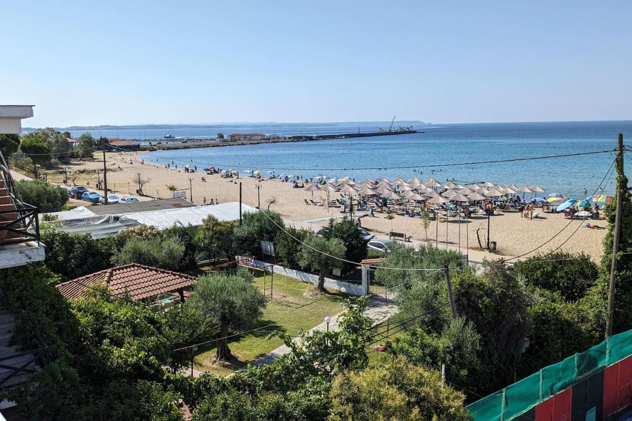 Beachfront Apartment Nea Moudania Dış mekan fotoğraf