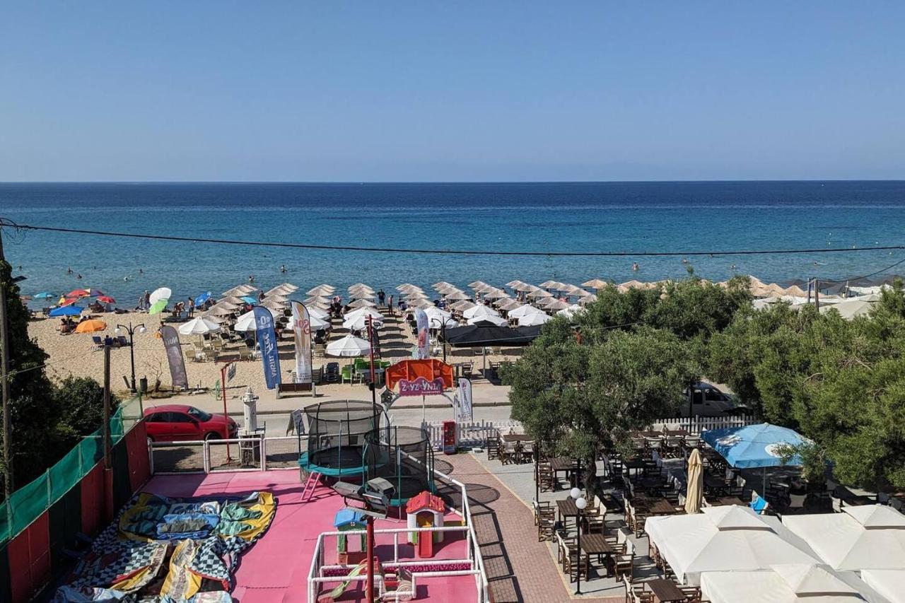 Beachfront Apartment Nea Moudania Dış mekan fotoğraf