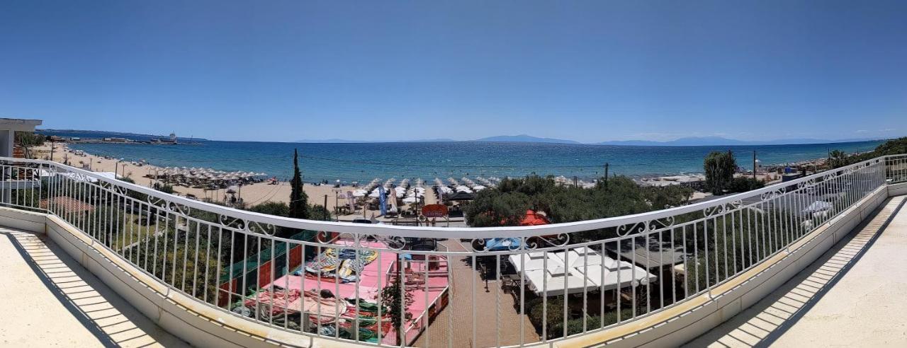 Beachfront Apartment Nea Moudania Dış mekan fotoğraf